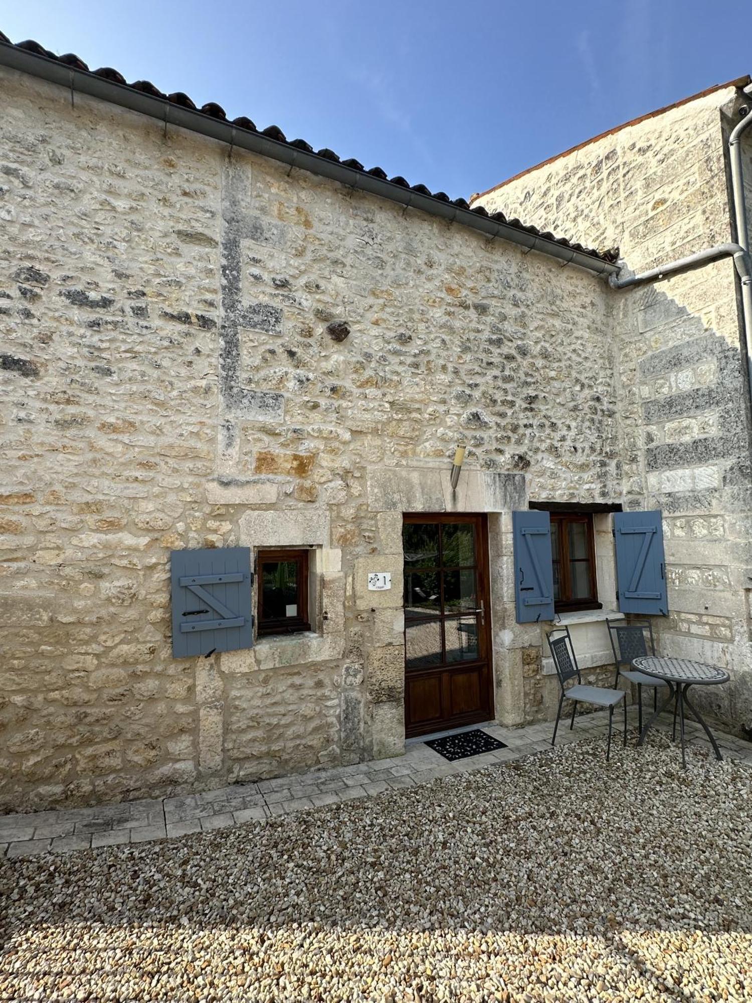 Вилла Petit Moulin De Veillard Bourg-Charente Экстерьер фото