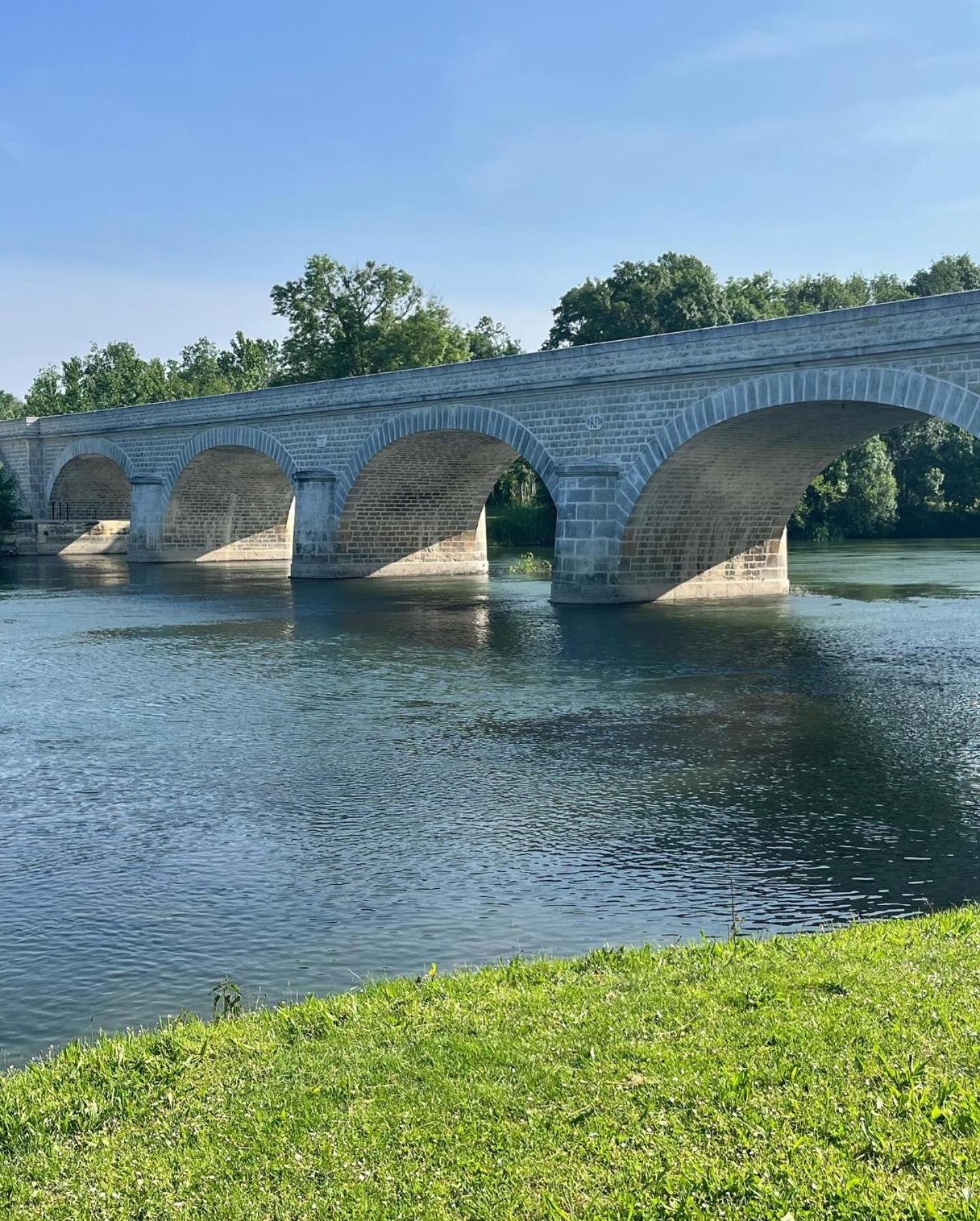 Вилла Petit Moulin De Veillard Bourg-Charente Экстерьер фото